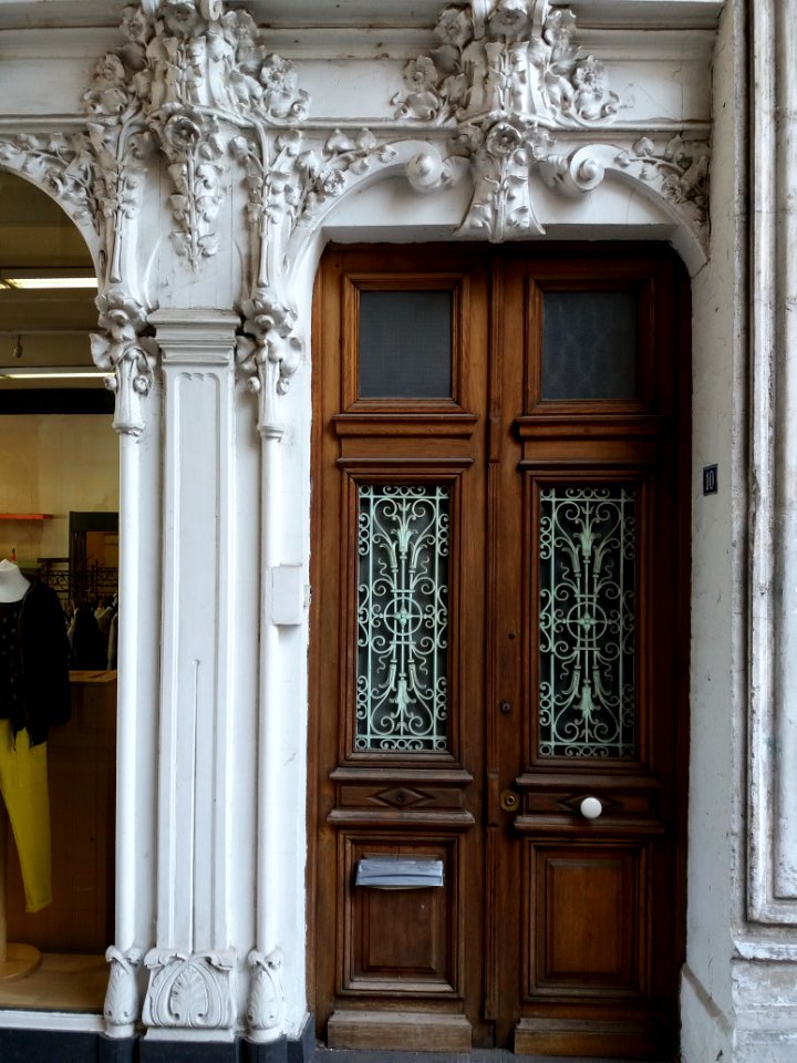 Vichy - Passage de l'Opéra, porte au numéro 10