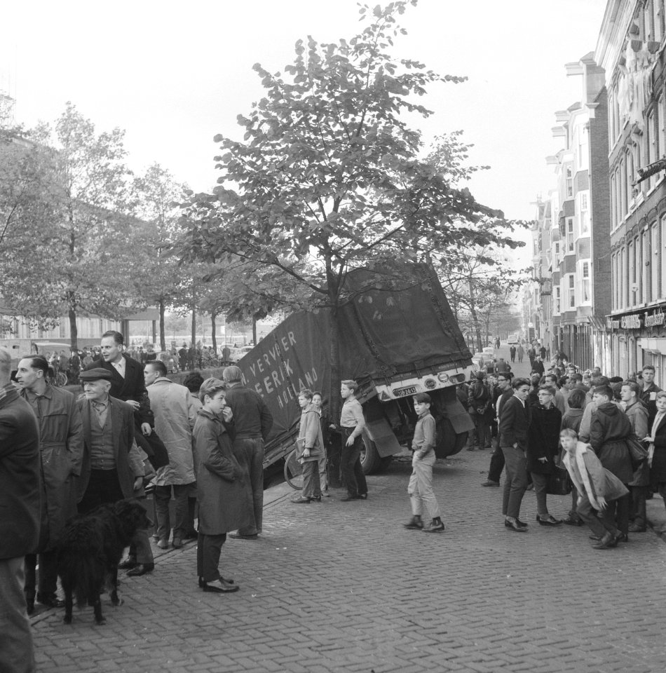 Vrachtauto in de Lijnbaansgracht, Bestanddeelnr 913-0715
