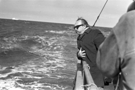 VPRO-radio zendt klassieke muziek uit vanaf schip op Noordzee om actie voor klas, Bestanddeelnr 926-3323