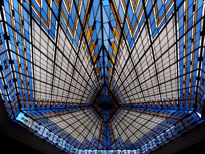 Vroom & Dreesmann (Amersfoort) Stained glass ceiling pic2 photo