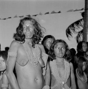 Vrouwen van de Wajana-indianen in Albina, Bestanddeelnr 252-4473