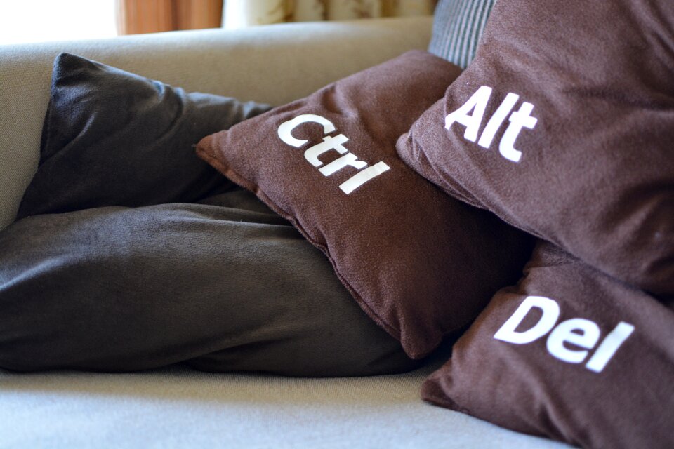 Ctrl-alt-del shut down force shut