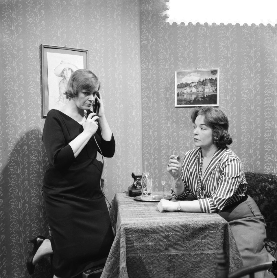 VPRO Televisiespel Hoog is de hemel , links Elise Hoomans rechts Jopie Koopman, Bestanddeelnr 910-8130