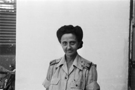 Vrouwelijke KNIL sergeant, Bestanddeelnr 518-4-7