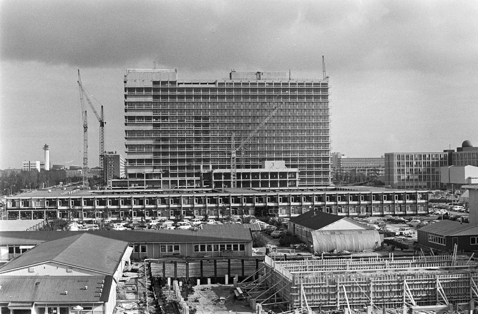Vrije Universiteit , Amsterdam-Buitenveldert, exterieurs hoofdgebouw VU, Bestanddeelnr 923-9498