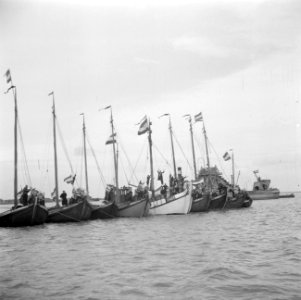 Vrijdagmiddag. Nationale Vlootschouw van Marine-eenheden. vissersvaartuigen, jac, Bestanddeelnr 255-7215