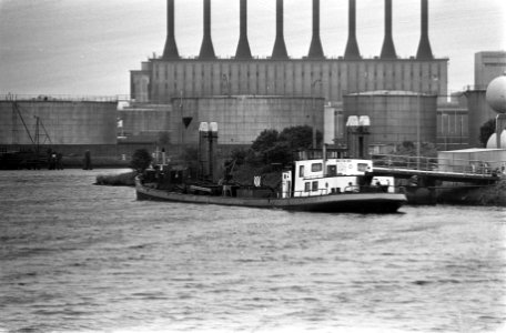 Vrachtschepen, havens, chemisch afval, gevaarlijke stoffen, Bestanddeelnr 925-6190