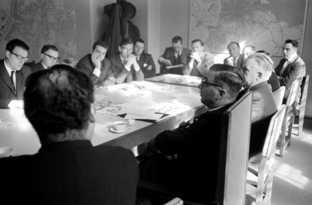 Vragenuurtje Burgemeester Van Hall, Bestanddeelnr 913-6452