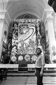 Vredesweek 21-28 september. Het schilderij met initiatiefnemer Herman IJsbaert, Bestanddeelnr 922-8051