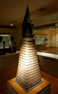 Votive stupa with depiction of the 'Thousand Buddhas', Northern Thailand or Myanmar, probably 16th century AD, bronze, gilded - Ethnological Museum, Berlin - DSC01949