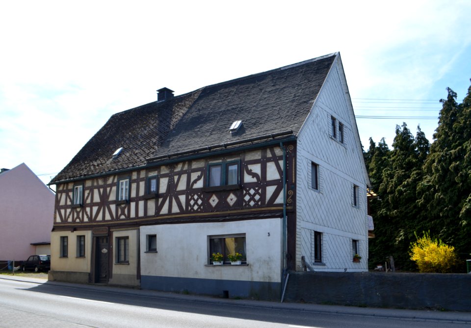 Wallmerod, Frankfurter Straße 3-5 (1)
