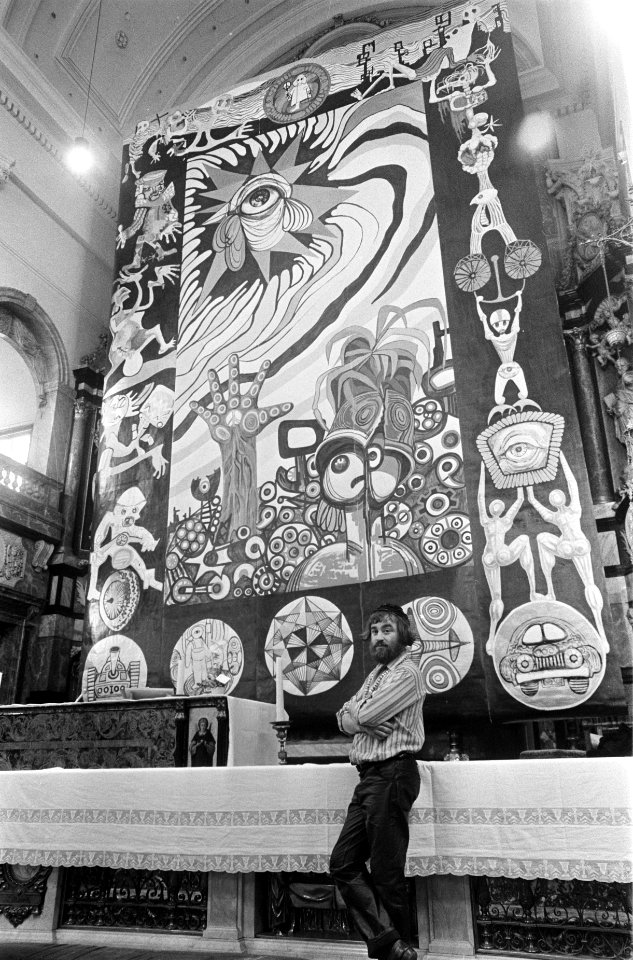 Vredesweek 21-28 september. Het schilderij met initiatiefnemer Herman IJsbaert, Bestanddeelnr 922-8050