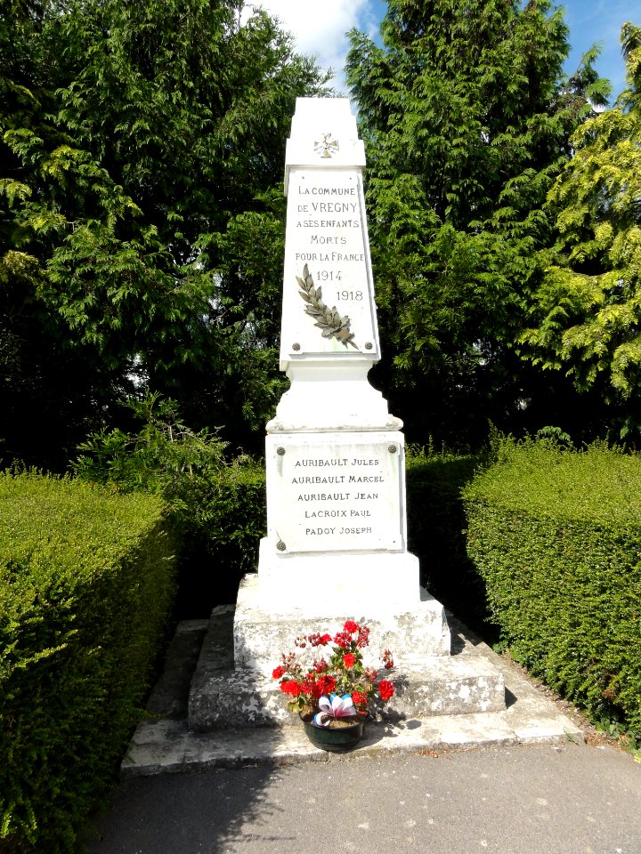 Vregny (Aisne) monument aux morts