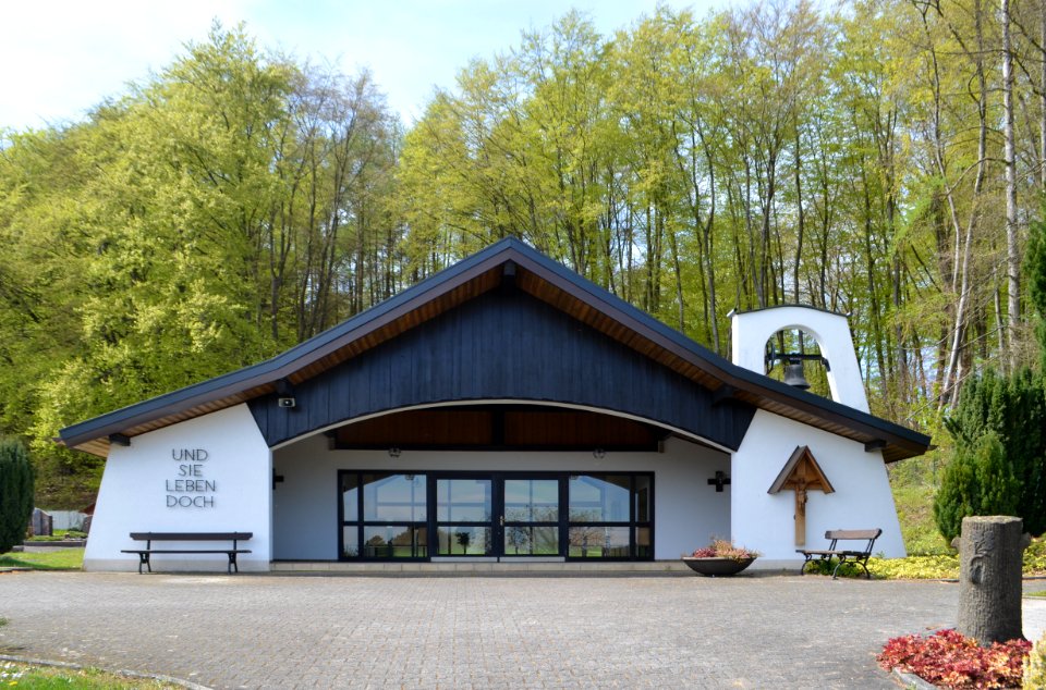 Wallmerod, Friedhof, Trauerhalle