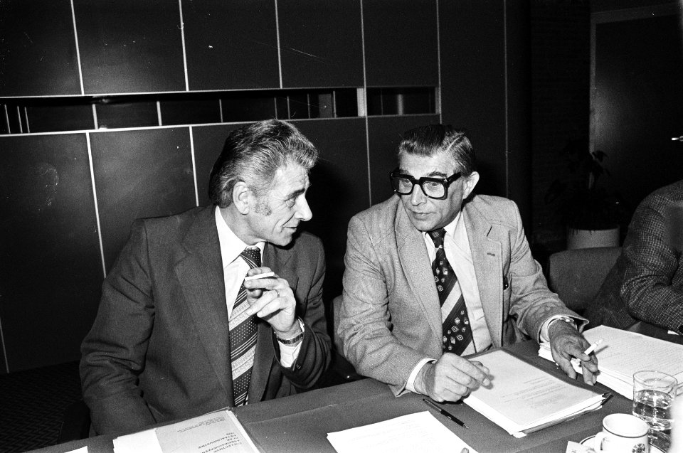 Wamsteeker (rechts) en Laurier, Bestanddeelnr 930-2800