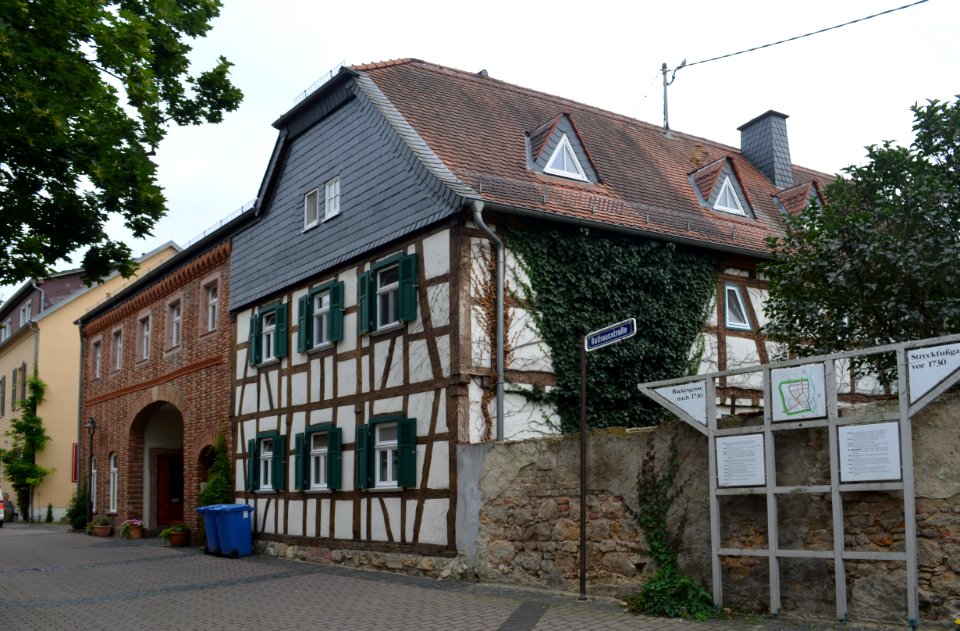 Wallau, Rathausstraße 10