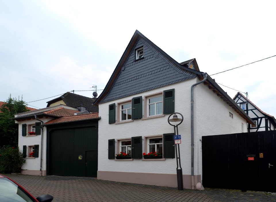 Wallau, Rathausstraße 18