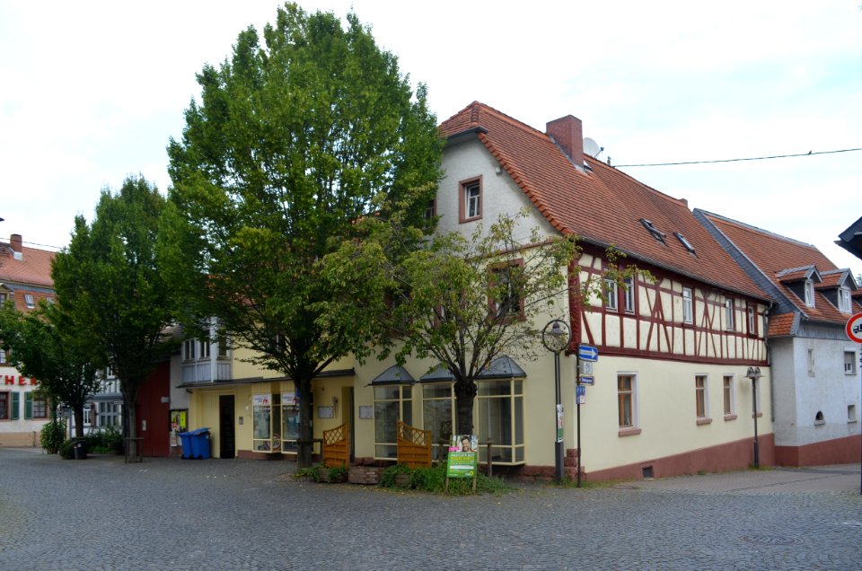 Wallau, Pfarrbornstraße 4