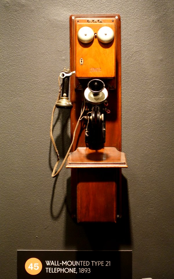 Wall-mounted Type 21 telephone, 1893, Western Electric - Museum of Science and Industry (Chicago) - DSC06820