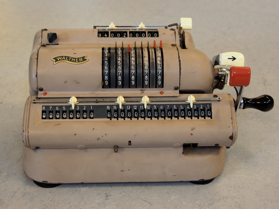 Walther mechanical calculator pic-001