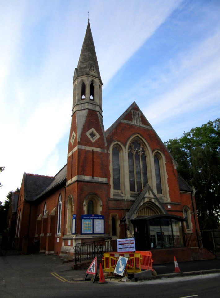 Walton-on-Thames Methodist Church, Terrace Road, Walton-on-Thames (June 2015) (4)