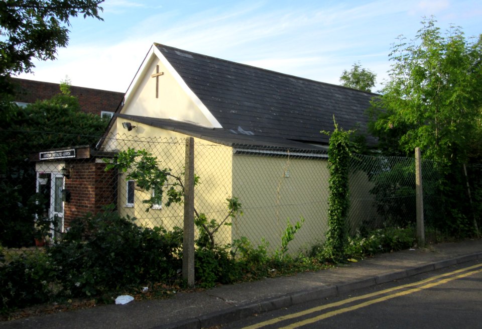 Walton Christian Spiritualist Church, off Hersham Road, Walton-on-Thames (June 2015) (2)