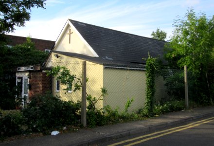 Walton Christian Spiritualist Church, off Hersham Road, Walton-on-Thames (June 2015) (2)