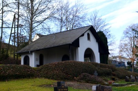Walsdorf, Friedhof, alte Halle