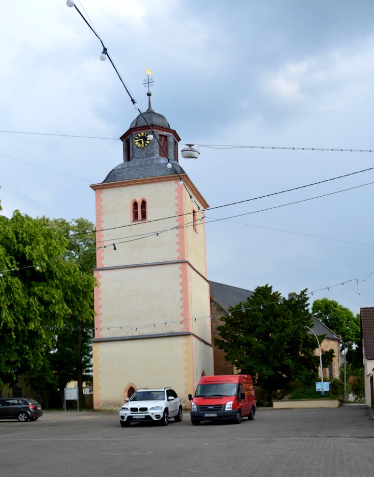 Wallertheim, Kirchplatz, evangelische Kirche, Turm