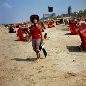 Vrouwen, stranden, Bestanddeelnr 254-7331
