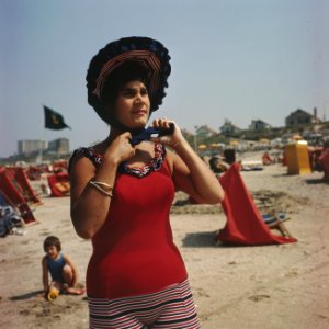 Vrouwen, stranden, Bestanddeelnr 254-7332