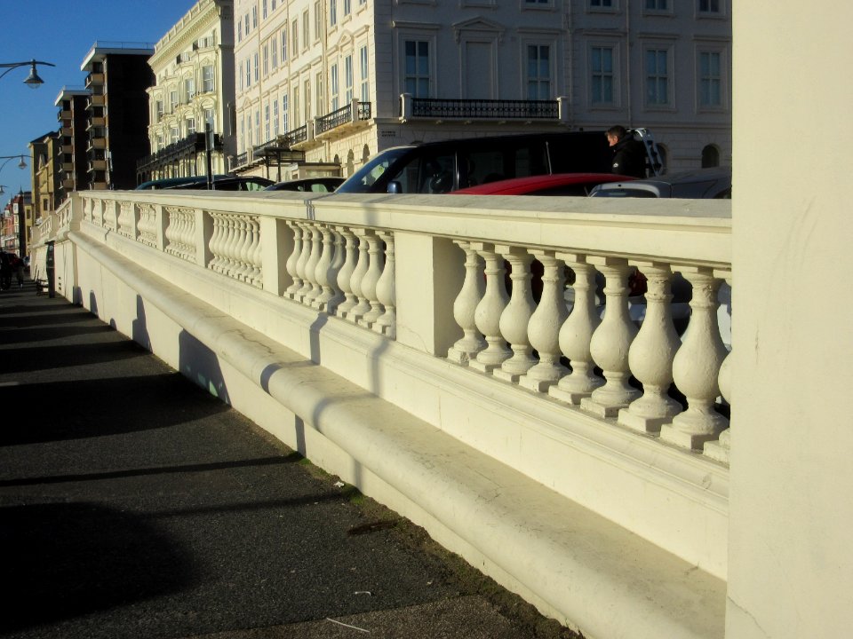 Walls, Stairs and Ramps in front of Adelaide Crescent, Kingsway, Hove (NHLE Code 1187539) (January 2017) (1)