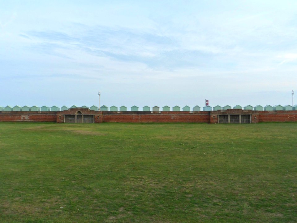 Walls at Hove and Kingsway Bowling Club, Kingsway, Hove (August 2013)