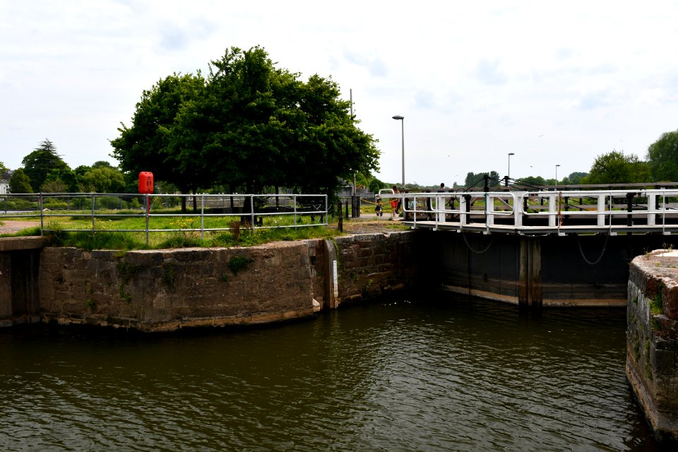 Walls of Kings Arms Sluice