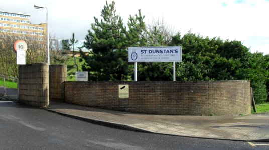 Walls at Ian Fraser House (St Dunstan's), Greenways, Ovingdean (NHLE Code 1380548) (February 2011)