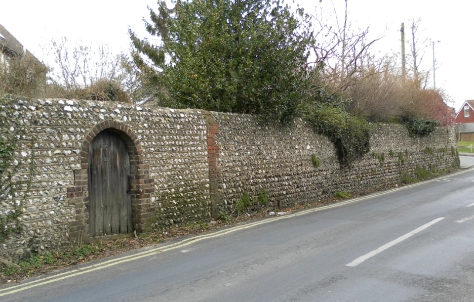 Walls at High Street and Mile Oak Road, Portslade (February 2013)