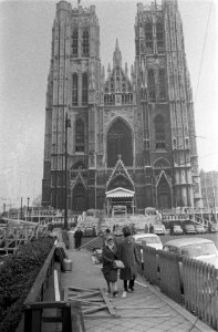 Voorbereidingen in de St Goedele voor het komende huwelijk, Bestanddeelnr 911-8705