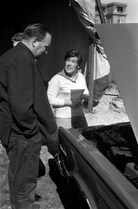 Voorbereidingen Tulpenrallye, Pat Moss en Erik Carlsson, Bestanddeelnr 919-0697