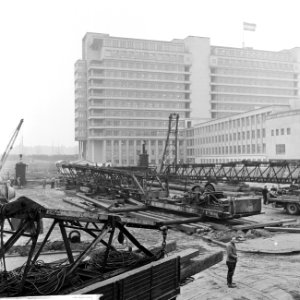 Voorbereidingen van het grond en heiwerk t.b.v. de Medische Faculteit, vlakbij h, Bestanddeelnr 918-7384