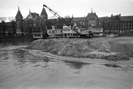 Voorbereidingen voor metro-aanleg op Prins Hendrikkade Amsterdam, graafmachine, , Bestanddeelnr 925-1934