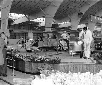 Voorbereiding autotentoonstelling in Rai gebouw, Bestanddeelnr 906-3142