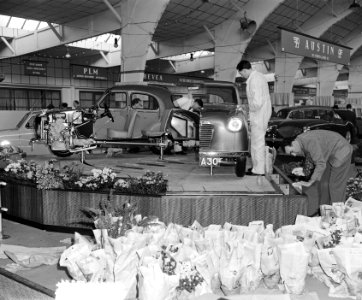 Voorbereiding autotentoonstelling in Rai gebouw, Bestanddeelnr 906-3141
