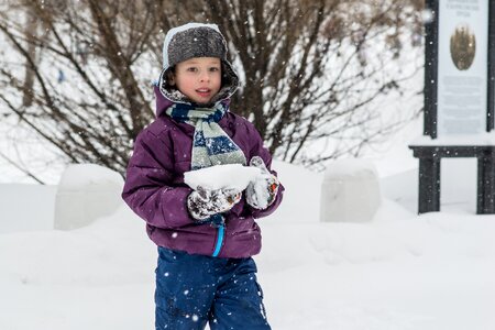 Snowballs winter games kids photo