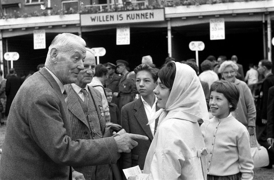 Voorbereiding 44ste vierdaagse, Bestanddeelnr 911-4516