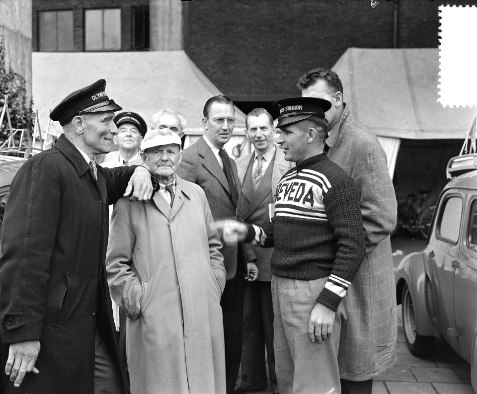 Voorbereidingsplaatjes Tour de France , Amsterdam Van Est, Bestanddeelnr 906-5742