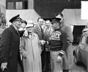 Voorbereidingsplaatjes Tour de France , Amsterdam Van Est, Bestanddeelnr 906-5742