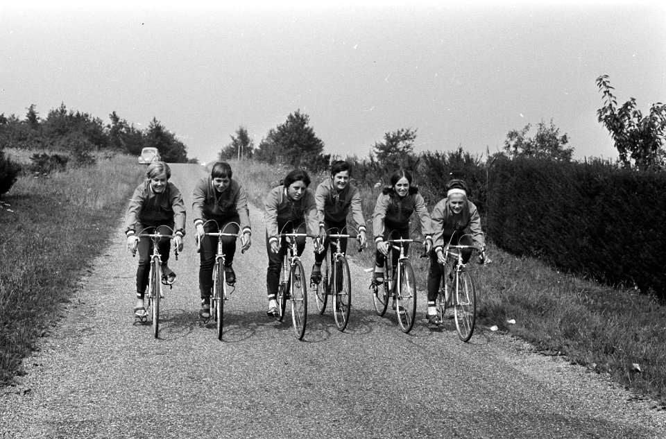 Voorbereidingen WK op de weg in Heerlen (Nuthe). De dames wielrenners in aktie H, Bestanddeelnr 920-6452