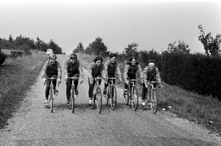 Voorbereidingen WK op de weg in Heerlen (Nuthe). De dames wielrenners in aktie H, Bestanddeelnr 920-6452