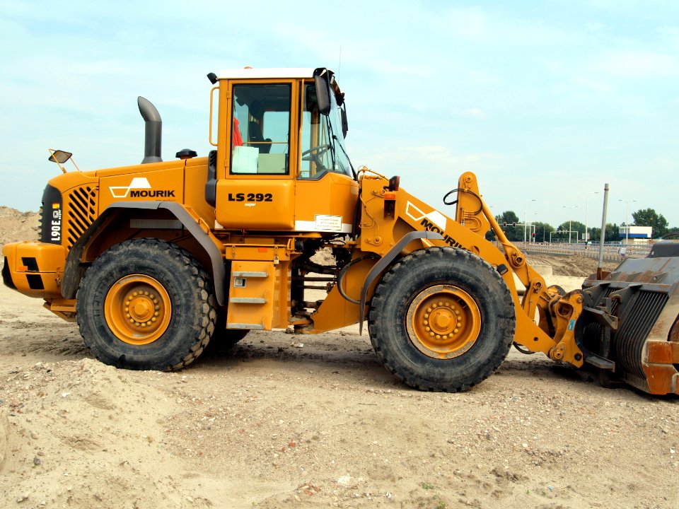 Volvo L90e owned by Mourik (LS 292) p1