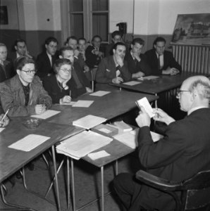 Voorbereidingen voor de eerste Tweede Kamer-verkiezingen na de oorlog. Cursus vo, Bestanddeelnr 901-0192